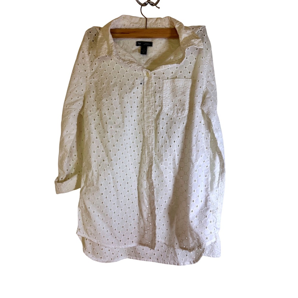 Gap Boyfriend‎ Fit Eyelet Shirt White Long Sleeve Button Down NWT Small